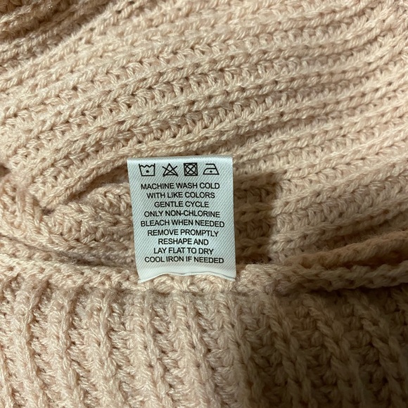 Almost Famous Sweater Dress. - Picture 7 of 9